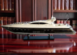 Яхта Overmarine Mangusta 108 Black